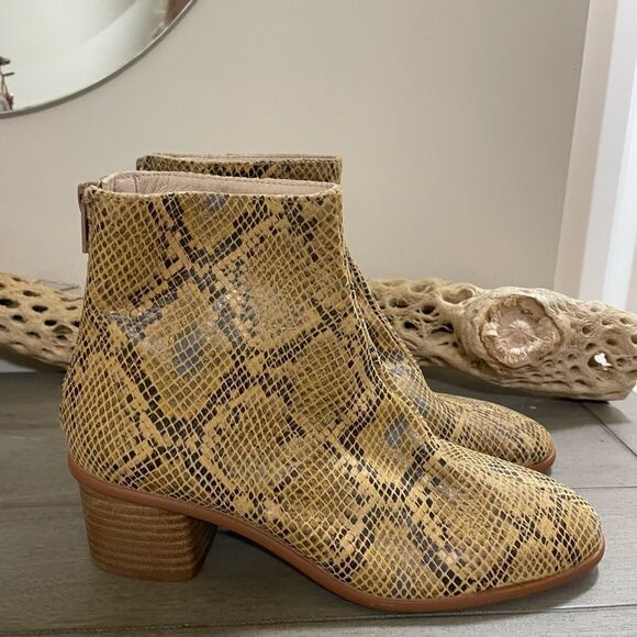 Anthropologie Emmeline Ankle  Snakeskin boots size 36 US 5.5 - Picture 3 of 8